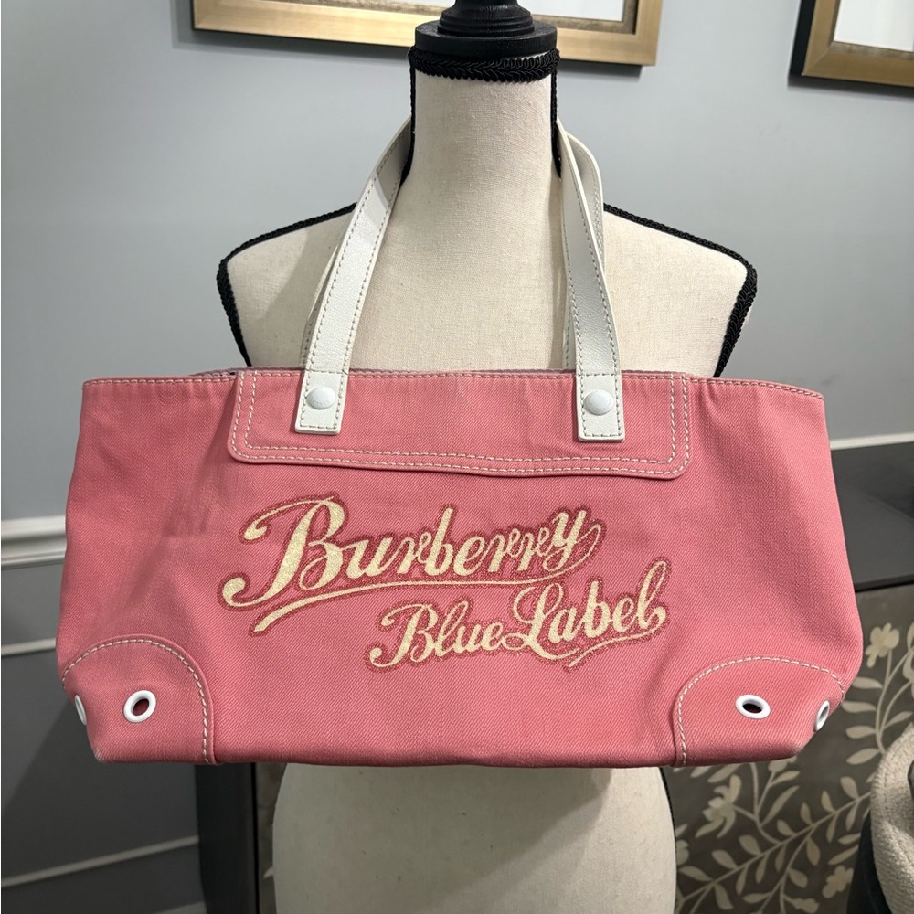 Burberry Pink and White Tote Bag with Elegant Design